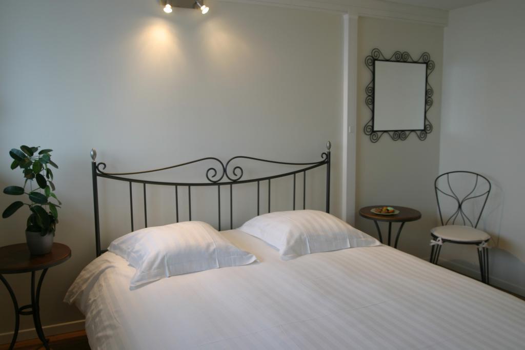 Hotel Pierre Blanche Châtillon-en-Michaille 객실 사진